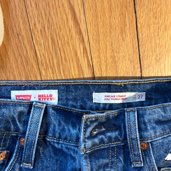 HELLO KITTY X LEVI JEANS - Picture 4 of 7